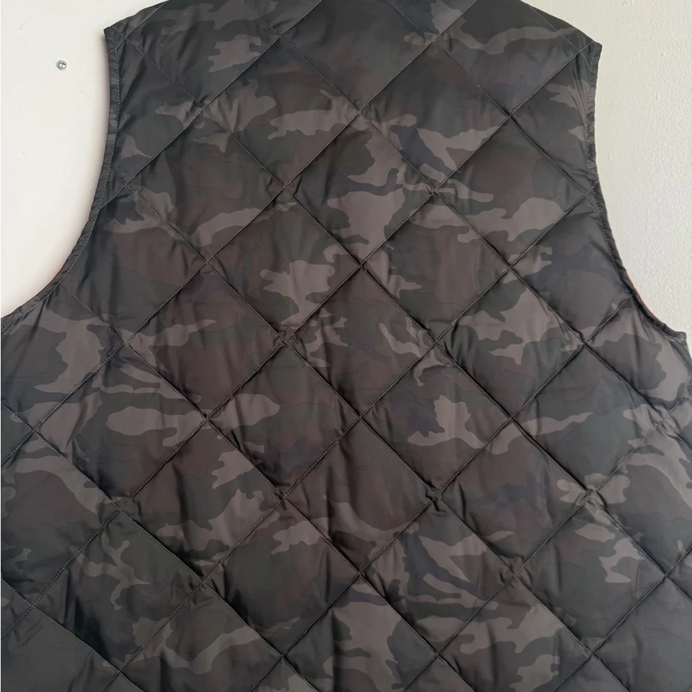 Todd Snyder Camouflage Quilted Vest with Orange Lining - Picture 2 of 6